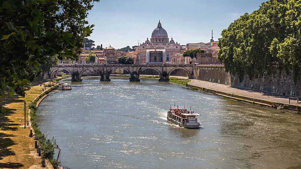 Une croisière sur le Tibre avec apéritif à Rome Destination Rome — free download