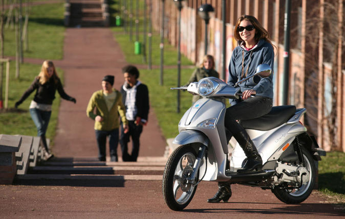 rome-vespa