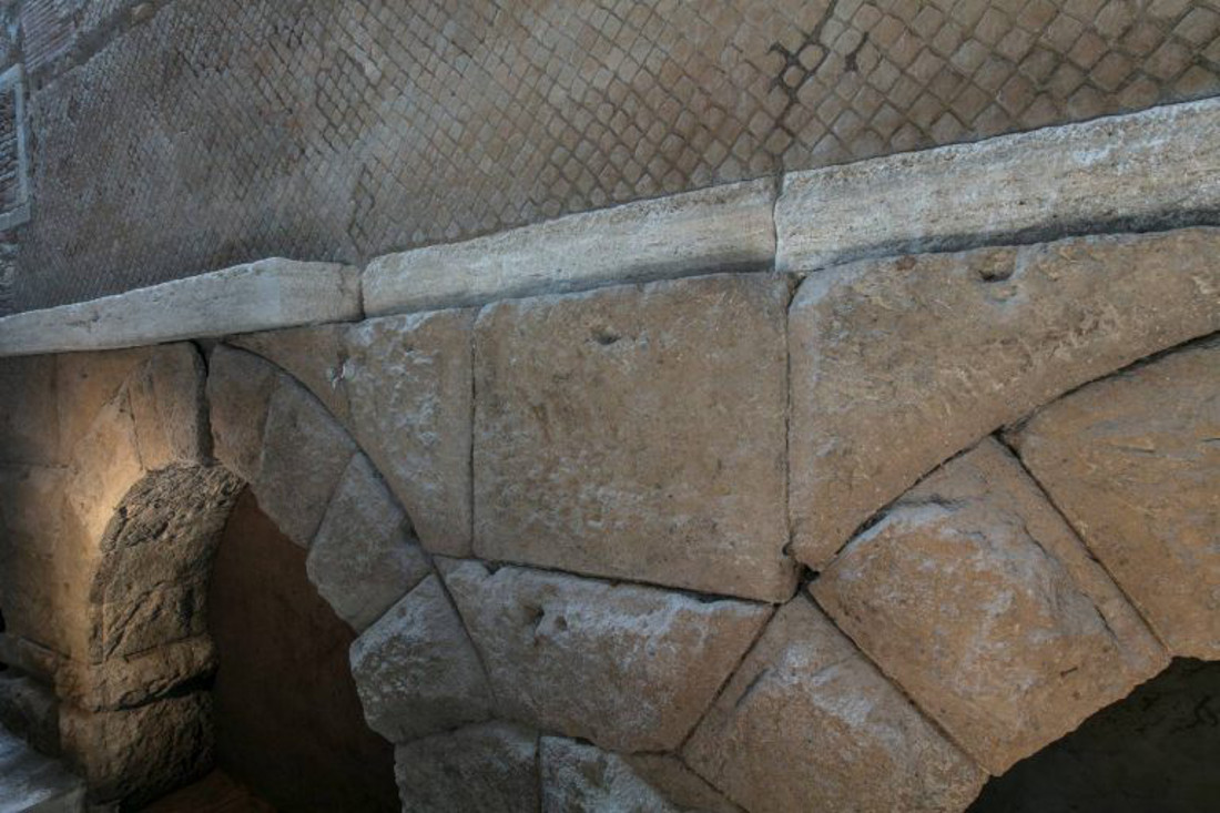 vestiges-aqueduc-rinascente-rome