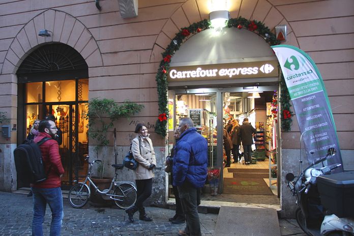 Un des supermarchés Rome Carrefour